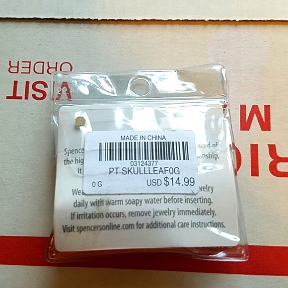 NWT PIERCED NATION MULTICOLOR POTLEAF AND SKULLS PLUGS 0G and 8mm - Picture 3 of 5